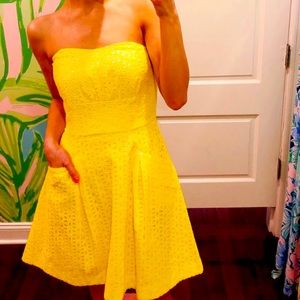 Lilly Pulitzer yellow eyelet lace strapless sundress, short, Size 2